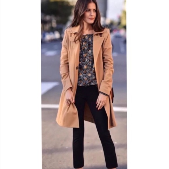 CAbi Casablanca Camel Knit Trench Coat cream/tan - Picture 2 of 12